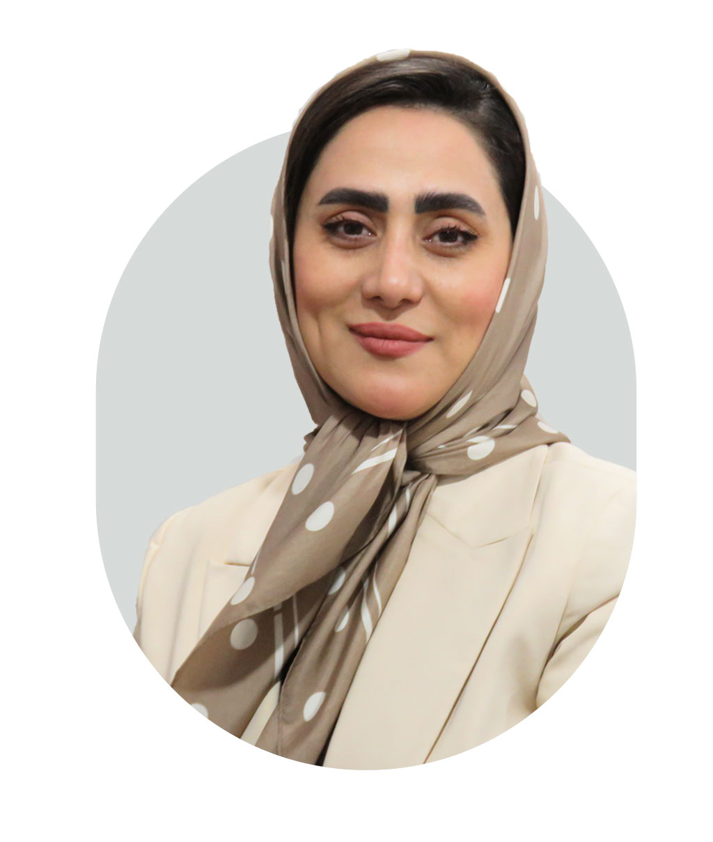 مهسا شوکتی مدیر ارتباط با مشتریان